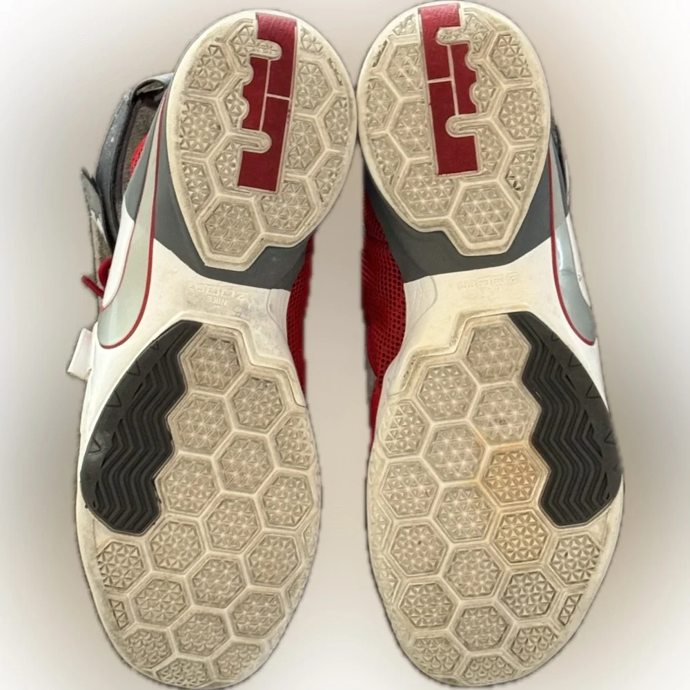 Nike Lebron Soldier 1X Premium Men’s Red and Gray Ohio State Sneakers size 13 - Picture 2 of 5